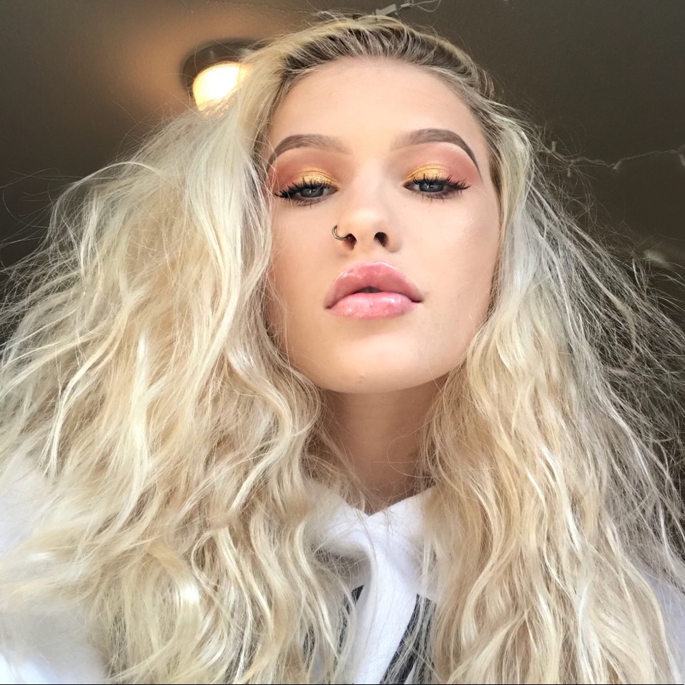 Meet your Posher, Hailey